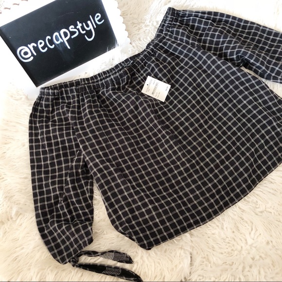 Madewell Tops - MADEWELL Off Shoulder Top Black White Plaid M L